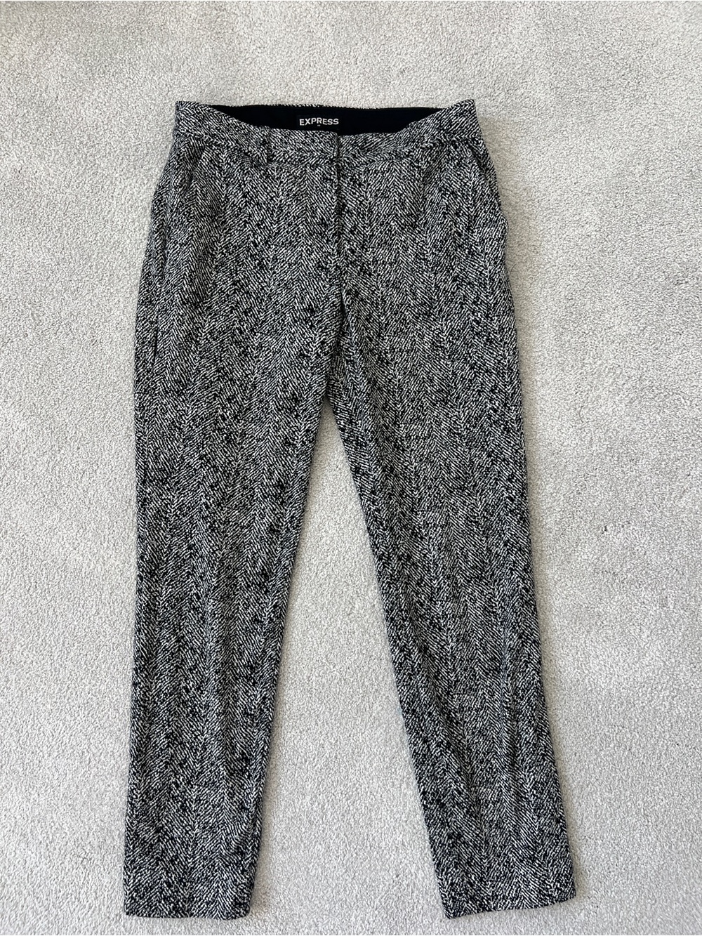 Express Women’s Black & White Columnist Ankle Mid Rise Size 2